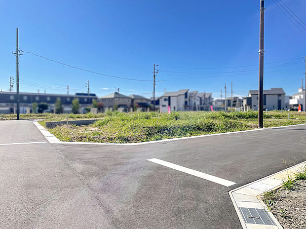 整形地で高低差の少ない土地。自由なプランニングが可能です。
