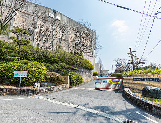 東郷町立東郷中学校