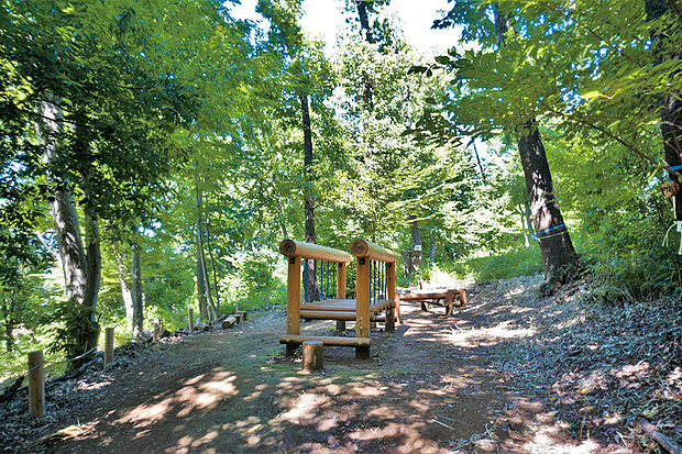 向山緑地公園（現地より徒歩7分）