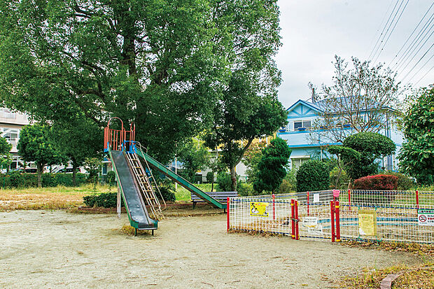 宮本公園（現地より徒歩3分）