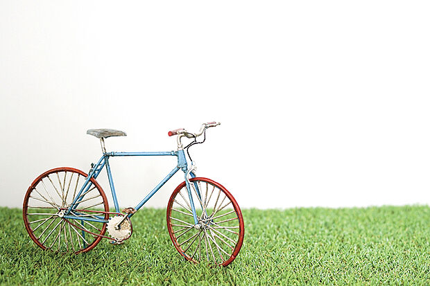 【【サイクルポート】】毎日のお買い物や通勤、通学に便利な自転車を駐車できるスペースをご用意しました。お子様の外遊びのおもちゃ置き場としても活用できます。※画像はイメージです。