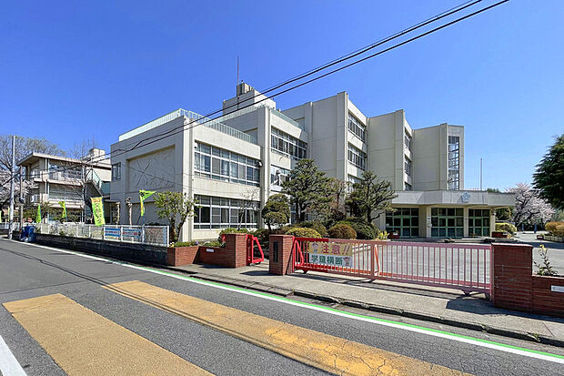 大成小学校/徒歩4分