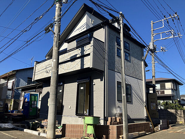 【外観　建築中】　