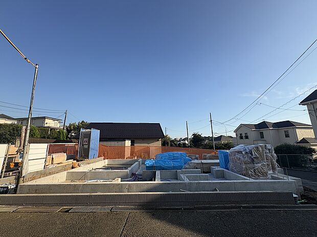 人気の角地、南向きバルコニーで日当たり良好◎3LDK以上、収納スペースをしっかりと備えた広々住宅!