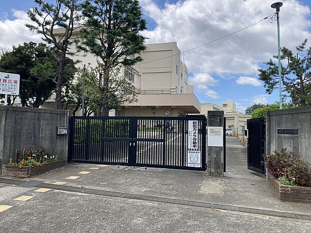 町田市立成瀬台小学校(約560m)