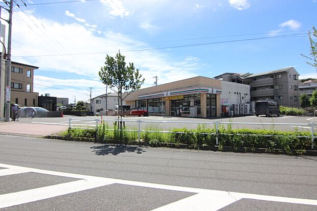 セブンイレブン町田能ヶ谷4丁目店(約970m)