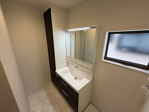 【洗面化粧台】トールキャビネット付きの独立洗面化粧台です！