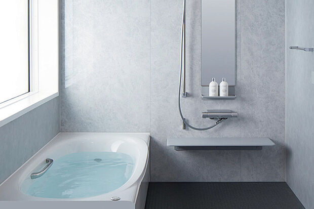 【【バスルーム/リクシルAX】】美しい人造大理石の浴槽と使いやすい設備。
浴槽保温材と保温相フタのダブル保温で、お湯が冷めにくい構造。