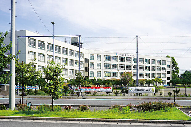 島小学校（現地より徒歩7分）