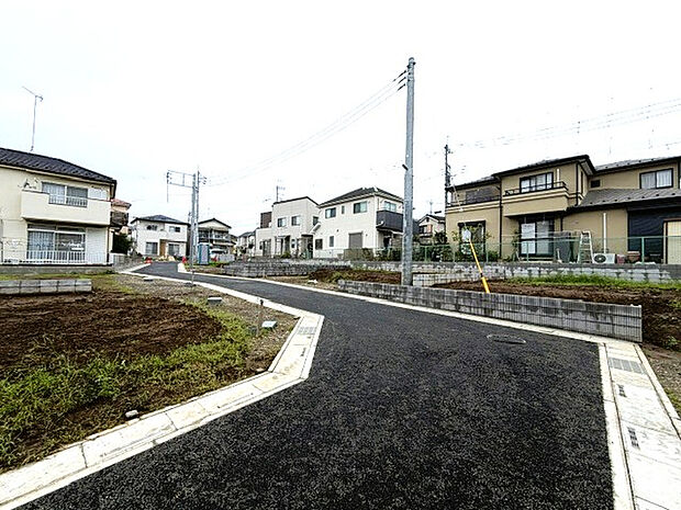 外観　敷地面積30坪～！カースペース1～2台！（内1台小型車もあり）主寝室可変型プラン採用！！
