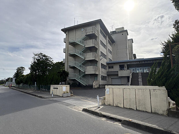 武蔵野中学校（約1,215m）