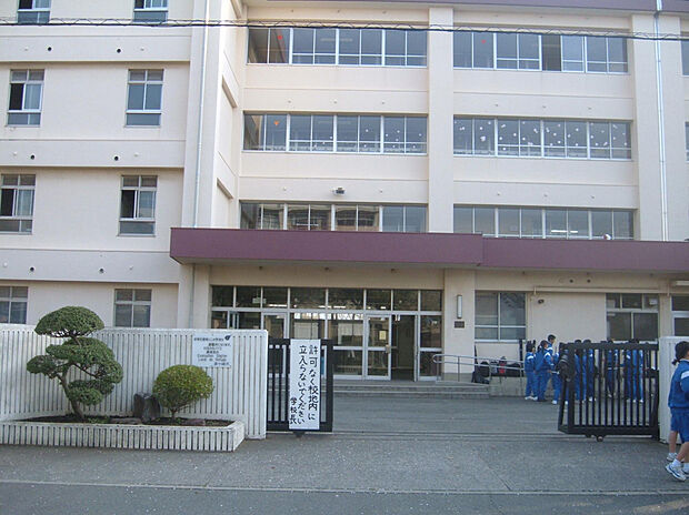 茅ヶ崎市立円蔵中学校（約750m）