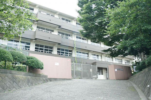 海老名市立大谷中学校（約1,040m）