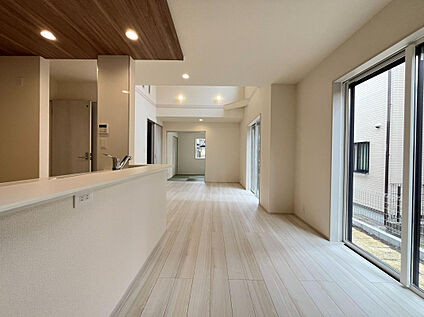 家事導線の良い間取りになっており家具の配置もしやすいです。