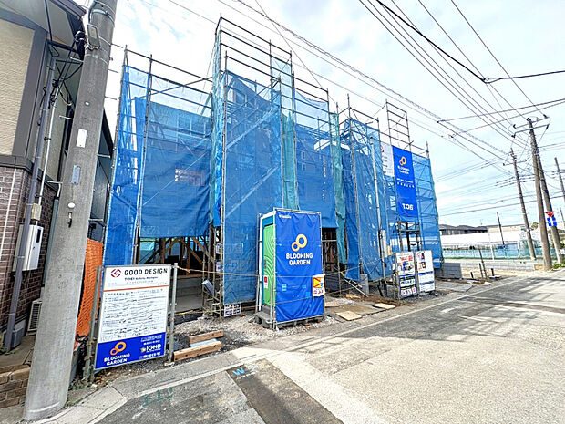【外観写真】耐震等級3に加え制震ダンパーを標準装備。長期優良住宅・太陽光パネル搭載で、安心と快適を備えた住まいです。　