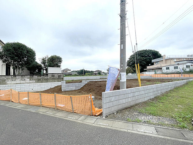 【外観写真】太陽光パネルを標準搭載したオール電化住宅。光熱費の軽減にも配慮された、家計にやさしい住まいです。　