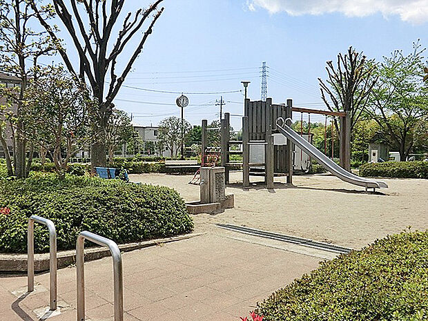 戸塚西台公園（約1,492m）