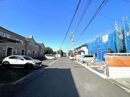 【外観写真】小学校徒歩6分、公園徒歩1分、クリニック徒歩4分