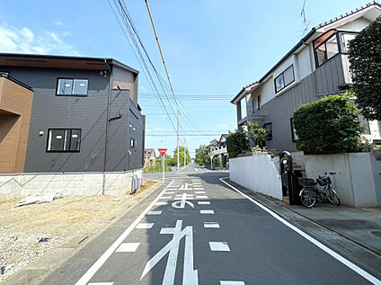 【外観写真】制震ダンパーを搭載した、地震に強い住まいです。地