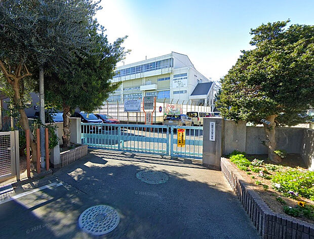 大塚小学校（約142m）