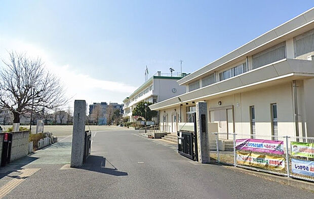 桶川小学校（約1,500m）
