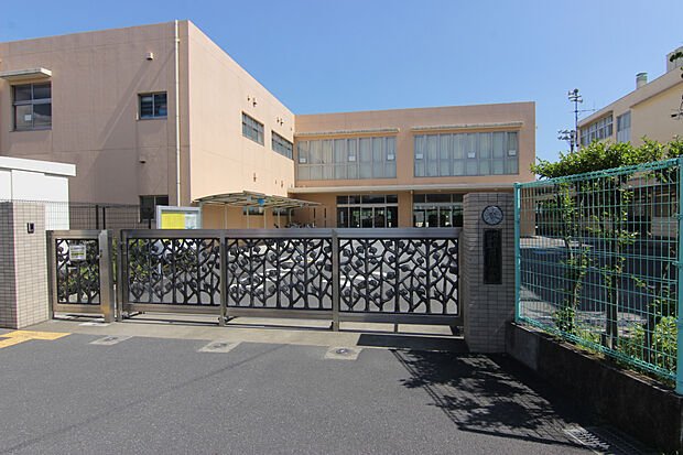 前川小学校（約340m）