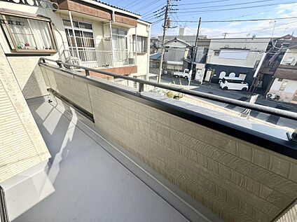 南面バルコニーで陽光を取り込みます【1号棟】
