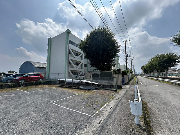 片柳小学校（約1,272m）