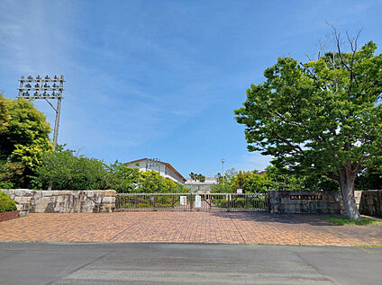 浜松市立雄踏中学校 900m