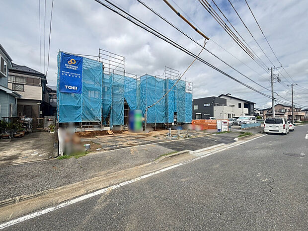 【現地写真　左から1号棟、2号棟】（2026.8.31撮影）　完成物件ご案内可能ですので、お気軽にお問合せください♪