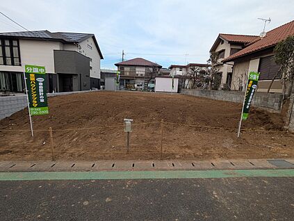 前面道路含む現地外観写真