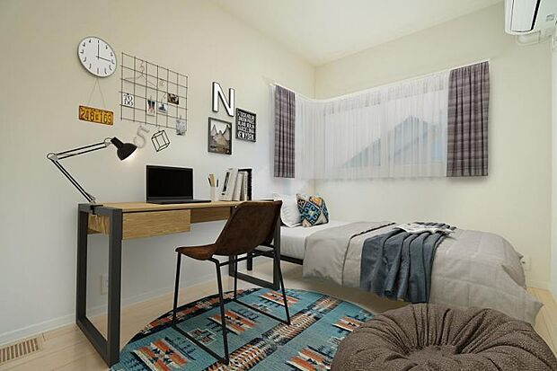 No.4_洋室（撮影_2023年12月）南東向きの2面開口から朝日をたっぷり取り込み、風通しも良好。心地よい暮らしを実現します。※一部CG加工有