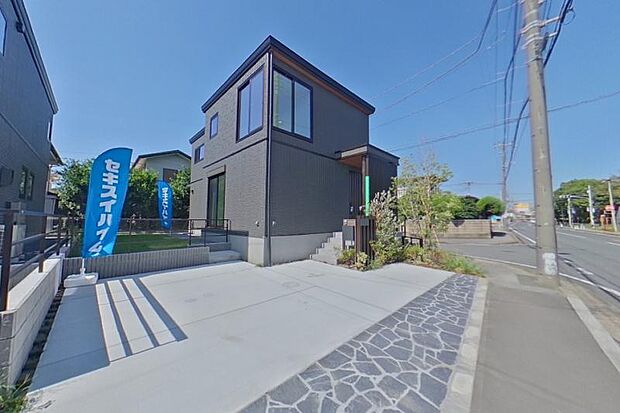 No.5_外観2（撮影_2024年10月）落ち着きがあり飽きのこないテイスト。