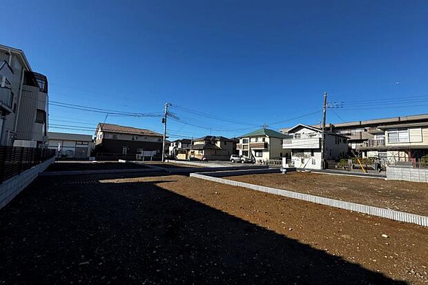 No.2_土地（撮影_2025年3月）北側区画は他の区画よりも地盤が高く設定されており、日当たりも考慮しております。