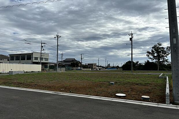 No.3_土地1（撮影_2025年10月）ご家族との大切なお時間を過ごしたり、テレワークスペースを設けたりとお好みの我が家の設計をお手伝いします。