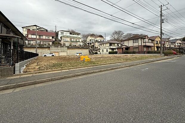 土地全景2(撮影_2026年3月)※販売済区画を含む場合がございます。最新の販売状況は区画図等をご参照下さい。家族と大切な時間を過ごすマイホームをご要望に合わせて設計致します。