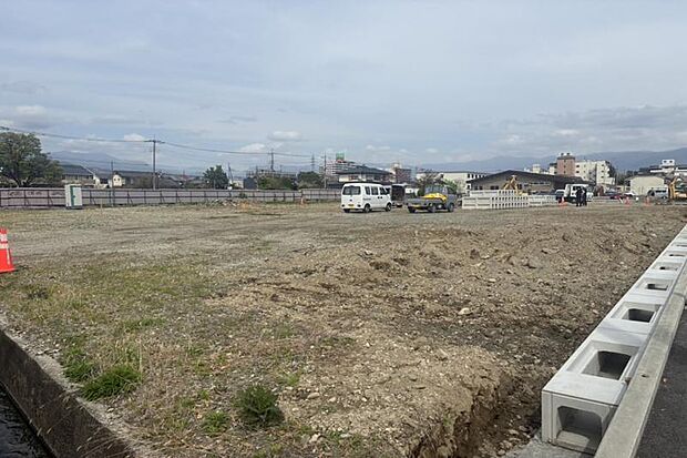 分譲地全景1（撮影_2026年4月）全16区画の大型分譲地です。※販売済区画を含む場合がございます。