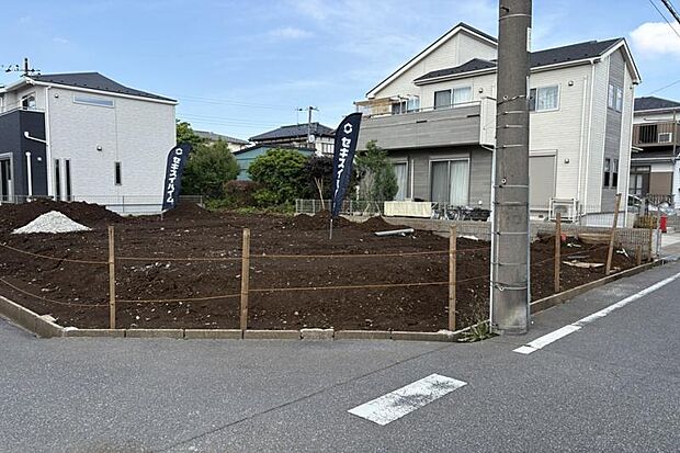 No.2_土地1（撮影_2026年6月）二方向に開けた開放感のある区画です。
