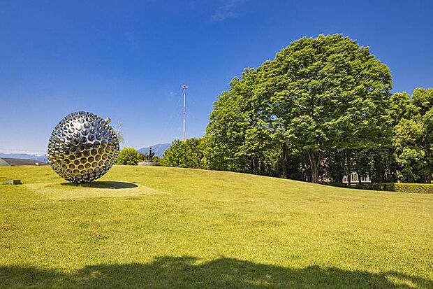 芸術の森公園（約40m・徒歩1分）