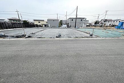 No.5_土地1（撮影_2026年3月）北接道区画。プライバシーを確保したLDKや居室。プライベートガーデンなどご提案可能です。 