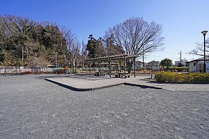 横田児童遊園 720~820m(9~11分)