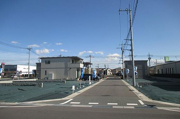 【分譲地全景3(撮影_2026年2月)】「まちなみガイドライン」で統一感のある街並みが実現します。※販売済区画を含む場合がございます。最新の販売状況は区画図等をご参照下さい。