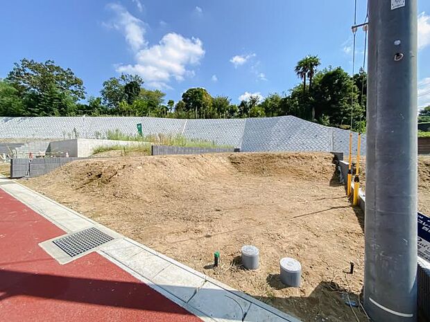 No.7_土地1（撮影_2025年9月）200.04ｍ2の広々とした土地。ガーデニングやBBQなども楽しめる広さです。