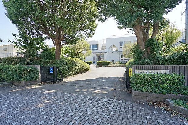 印西市立高花小学校（約2,250m・徒歩29分）