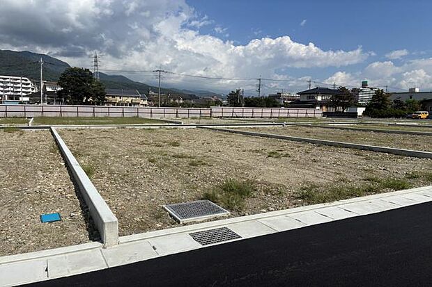 No.13_土地1(撮影_2026年9月)200.70m2(60.71坪)。街全体の調和に配慮した、美しい住環境を形成します。