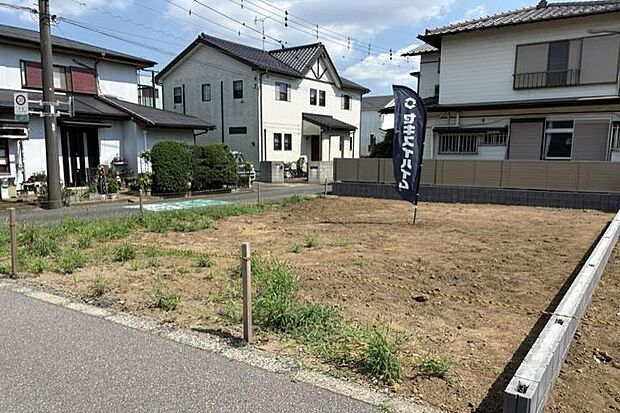 No.2_土地1（撮影_2026年7月）120.03m2（36.3坪）。二方向が道路に面した角地です。