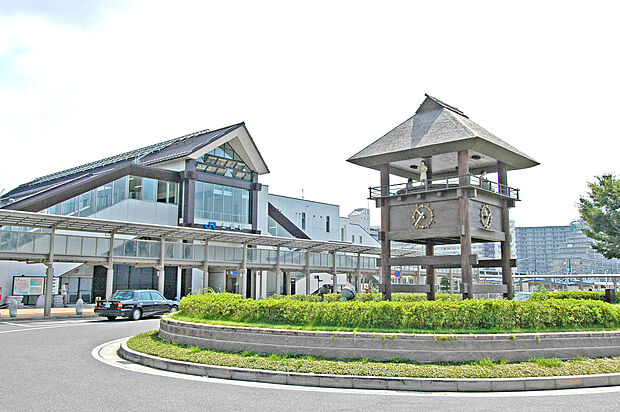 【JR山陽本線 土山駅徒歩約9分】快速で大阪、姫路方面へ直通×指定席車両(うれしート)で座って通学通勤することも◎駅前にはスーパーやクリニックが揃う「BiVi土山」があり、帰宅時の立ち寄りも便利です。