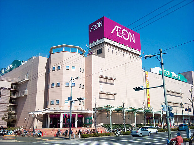 【JR大久保駅からイオン明石ショッピングセンターが直結】1番街～5番街まで4つの建物で構成され、フィットネスクラブやファッション専門店、飲食店、書店など多彩なお店が揃うショッピングモールです。