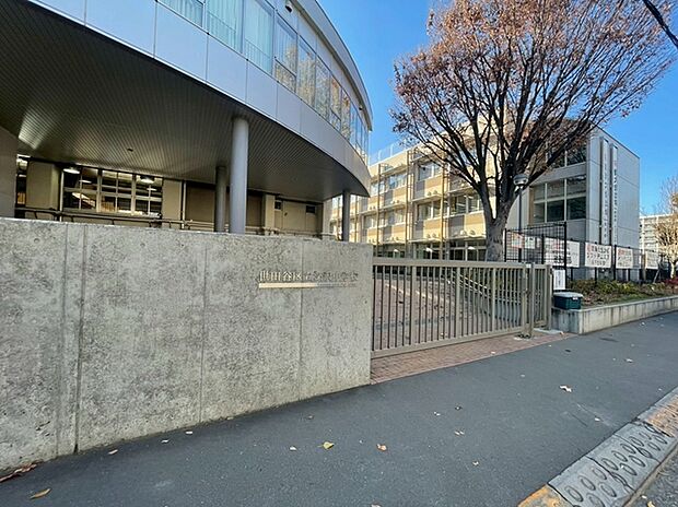 深沢中学校（約720m）