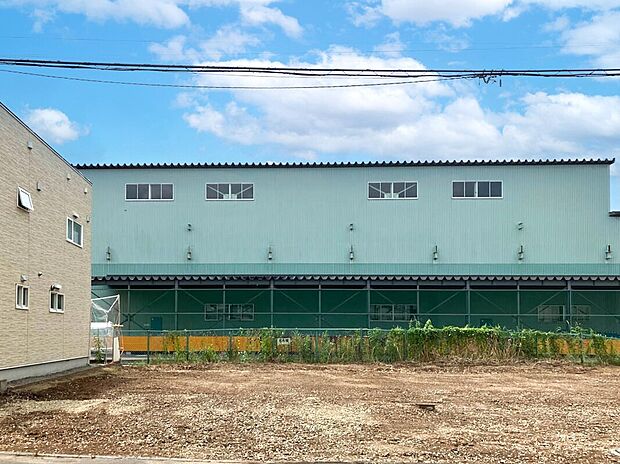 【現地写真】
土地面積約50坪、全2区画のゆとりある売地が登場。建築設計のしやすい整形地です。
（2025年7月撮影）